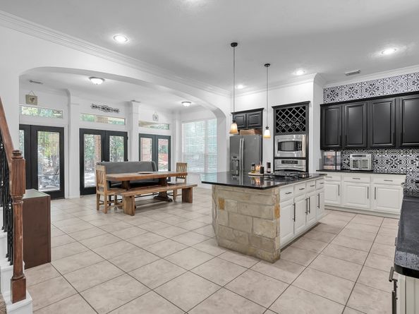 10308 Paradise Valley, Conroe TX 77304