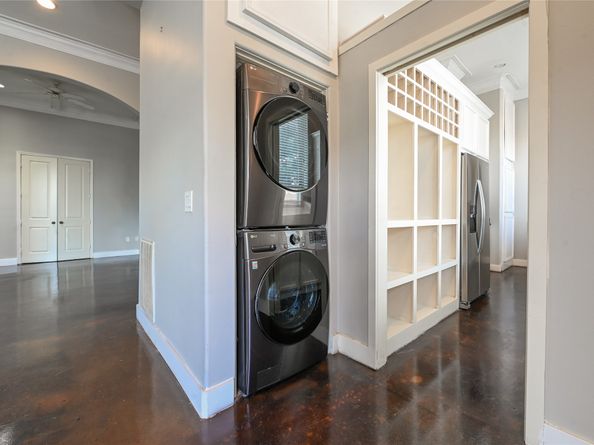 5801 Winsome Lane 201, Houston TX 77057