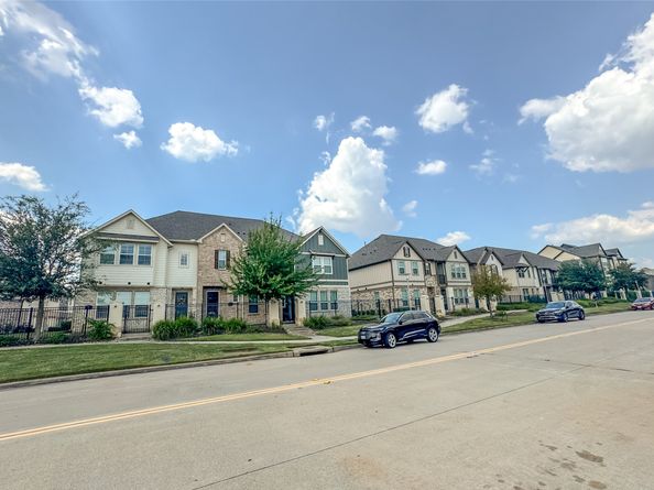 9503 Towne Lake Parkway, Cypress TX 77433