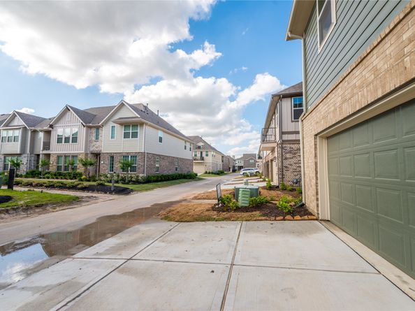 9503 Towne Lake Parkway, Cypress TX 77433