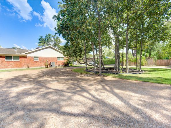 303 Isolde Drive, Houston TX 77024