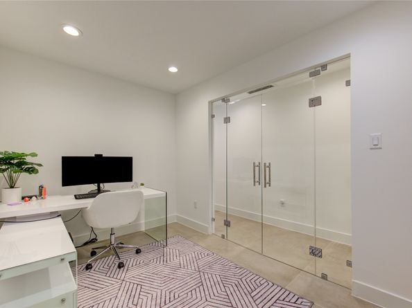 303 Isolde Drive, Houston TX 77024