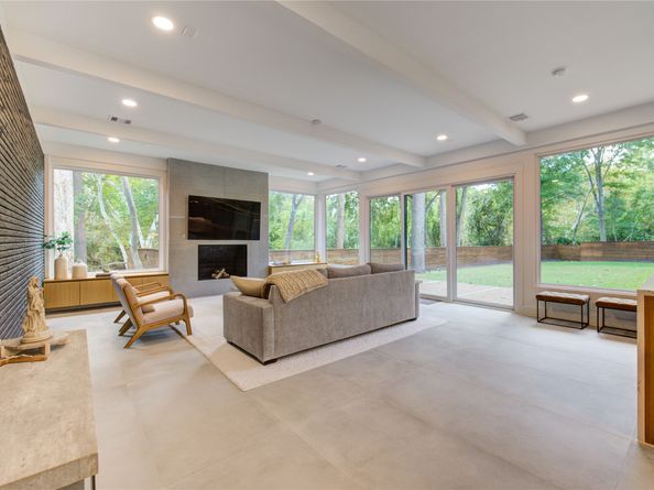 303 Isolde Drive, Houston TX 77024