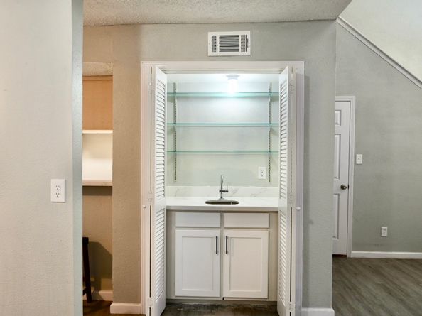 3200 S Gessner 204, Houston TX 77063