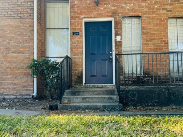 3200 S Gessner 204, Houston TX 77063