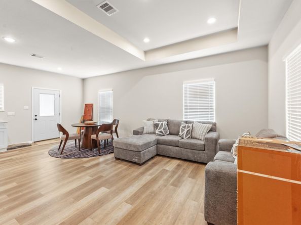 5713 Rietta Street, Houston TX 77016