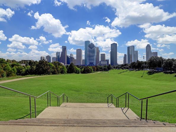 3231 Allen Parkway 3204, Houston TX 77019