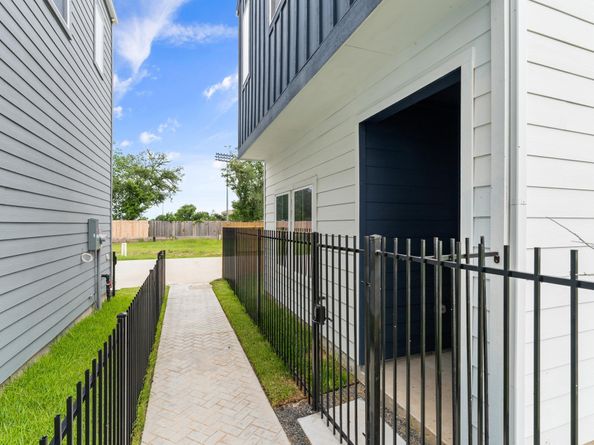 8302 Springwood Canyon Lane, Houston TX 77055