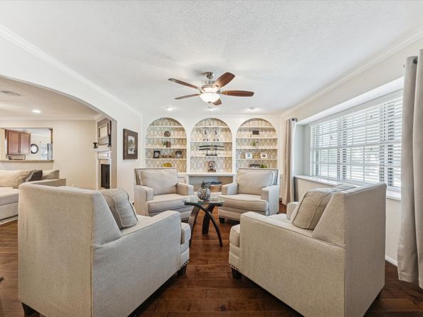 5827 Burlinghall Drive, Houston TX 77035