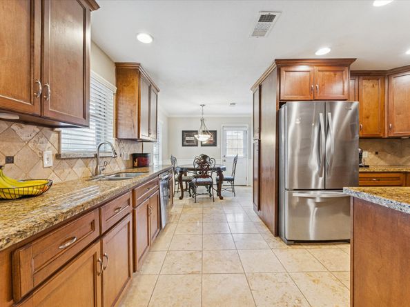 5827 Burlinghall Drive, Houston TX 77035