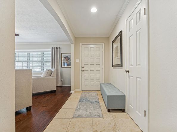 5827 Burlinghall Drive, Houston TX 77035