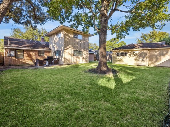 5827 Burlinghall Drive, Houston TX 77035