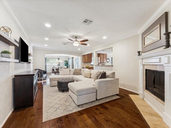 5827 Burlinghall Drive, Houston TX 77035