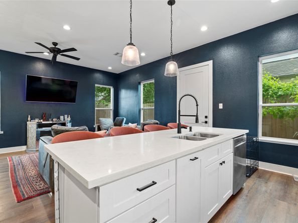 1222 Mcneil Street, Houston TX 77009