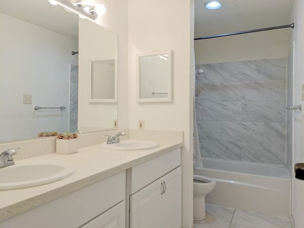 7950 N Stadium Drive 215, Houston TX 77030