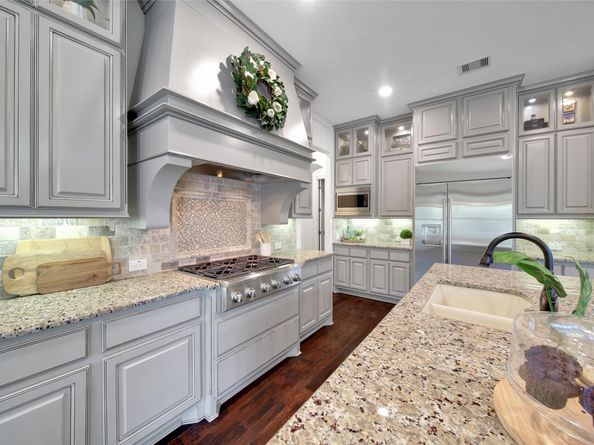 11 Hollyflower Place, The Woodlands TX 77375