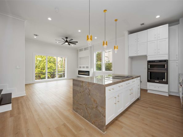 1413 Stanford Street, Houston TX 77019