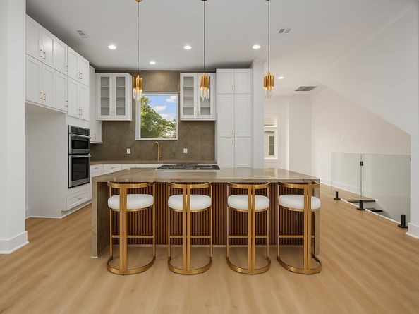 1413 Stanford Street, Houston TX 77019