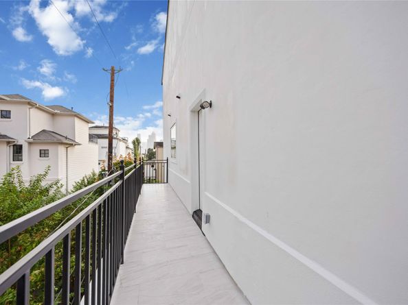 1413 Stanford Street, Houston TX 77019