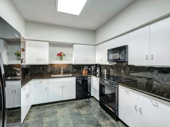 15 Greenway Plaza 17B, Houston TX 77046