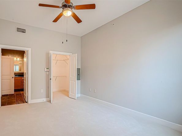 1901 Post Oak Boulevard 4409, Houston TX 77056