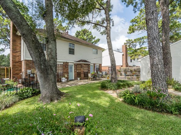 16502 Rainbow Lake Road, Houston TX 77095