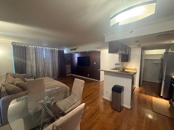 3525 Sage Road 1204, Houston TX 77056