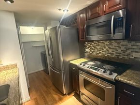 3525 Sage Road 1204, Houston TX 77056