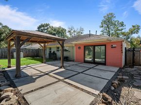 2118 Cheshire Lane, Houston TX 77018