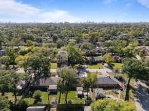 2118 Cheshire Lane, Houston TX 77018
