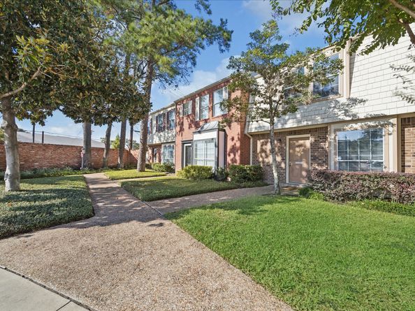 12681 Rip Van Winkle Drive 32, Houston TX 77024