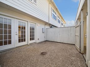 12681 Rip Van Winkle Drive 32, Houston TX 77024