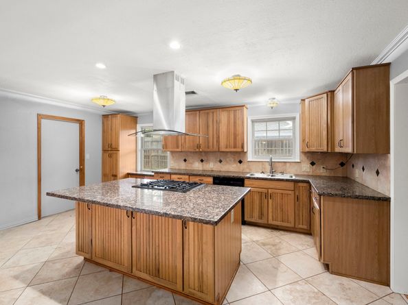 4537 Kingfisher, Houston TX 77035