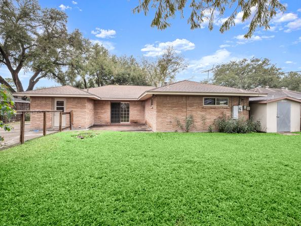 4537 Kingfisher, Houston TX 77035