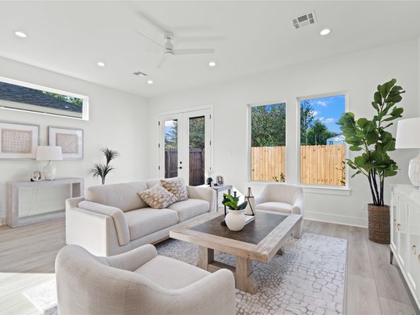 3617A Mt Pleasant Street, Houston TX 77021