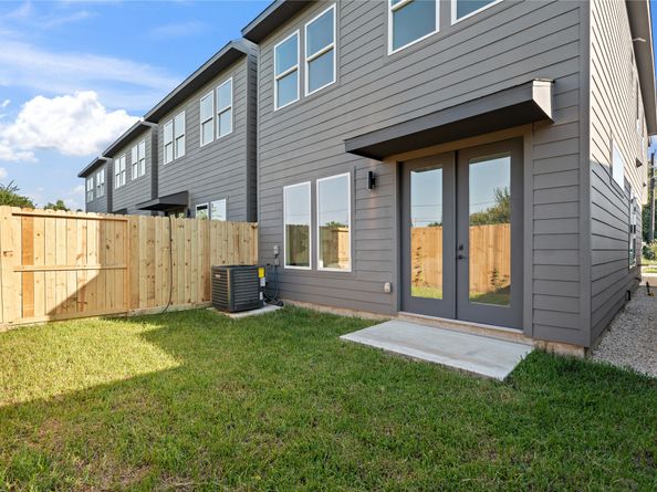 3617A Mt Pleasant Street, Houston TX 77021