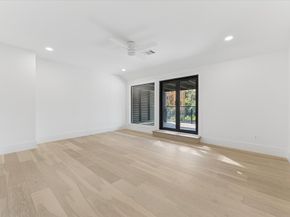 13 Tiel Way, Houston TX 77019