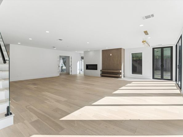 13 Tiel Way, Houston TX 77019