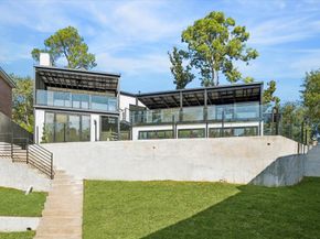 13 Tiel Way, Houston TX 77019