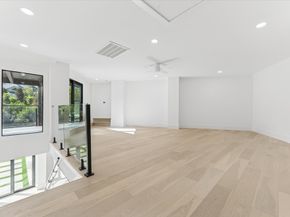 13 Tiel Way, Houston TX 77019