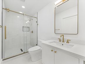 13 Tiel Way, Houston TX 77019