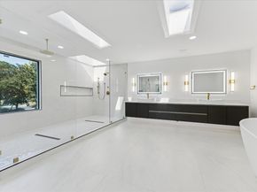 13 Tiel Way, Houston TX 77019