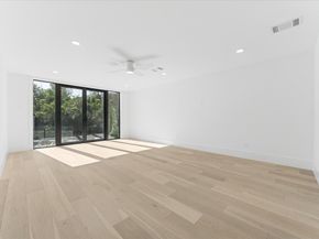 13 Tiel Way, Houston TX 77019