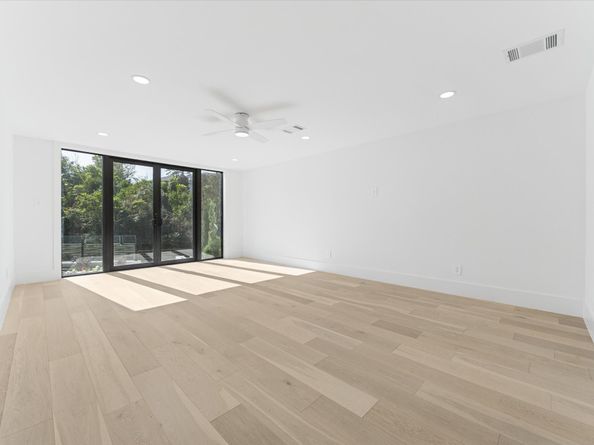 13 Tiel Way, Houston TX 77019