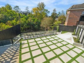 13 Tiel Way, Houston TX 77019