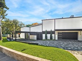 13 Tiel Way, Houston TX 77019