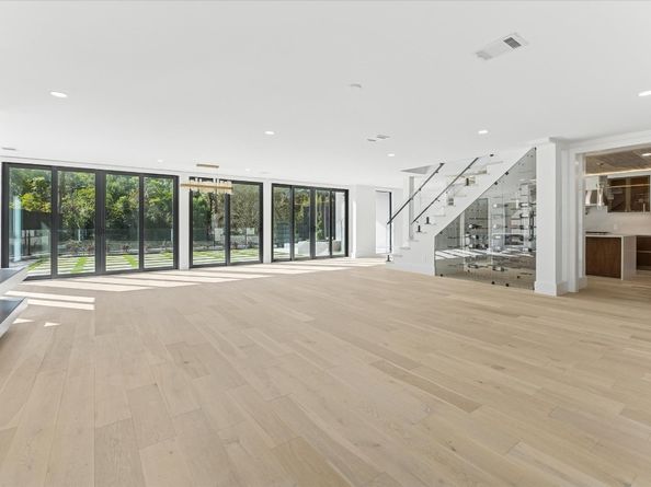 13 Tiel Way, Houston TX 77019