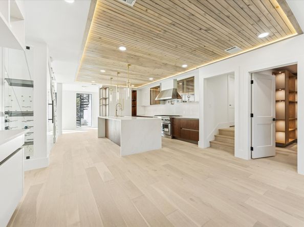 13 Tiel Way, Houston TX 77019