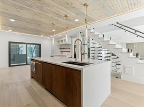 13 Tiel Way, Houston TX 77019