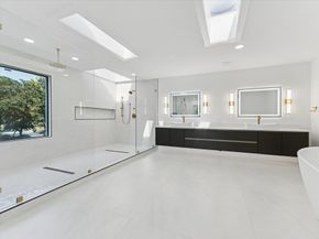 13 Tiel Way, Houston TX 77019